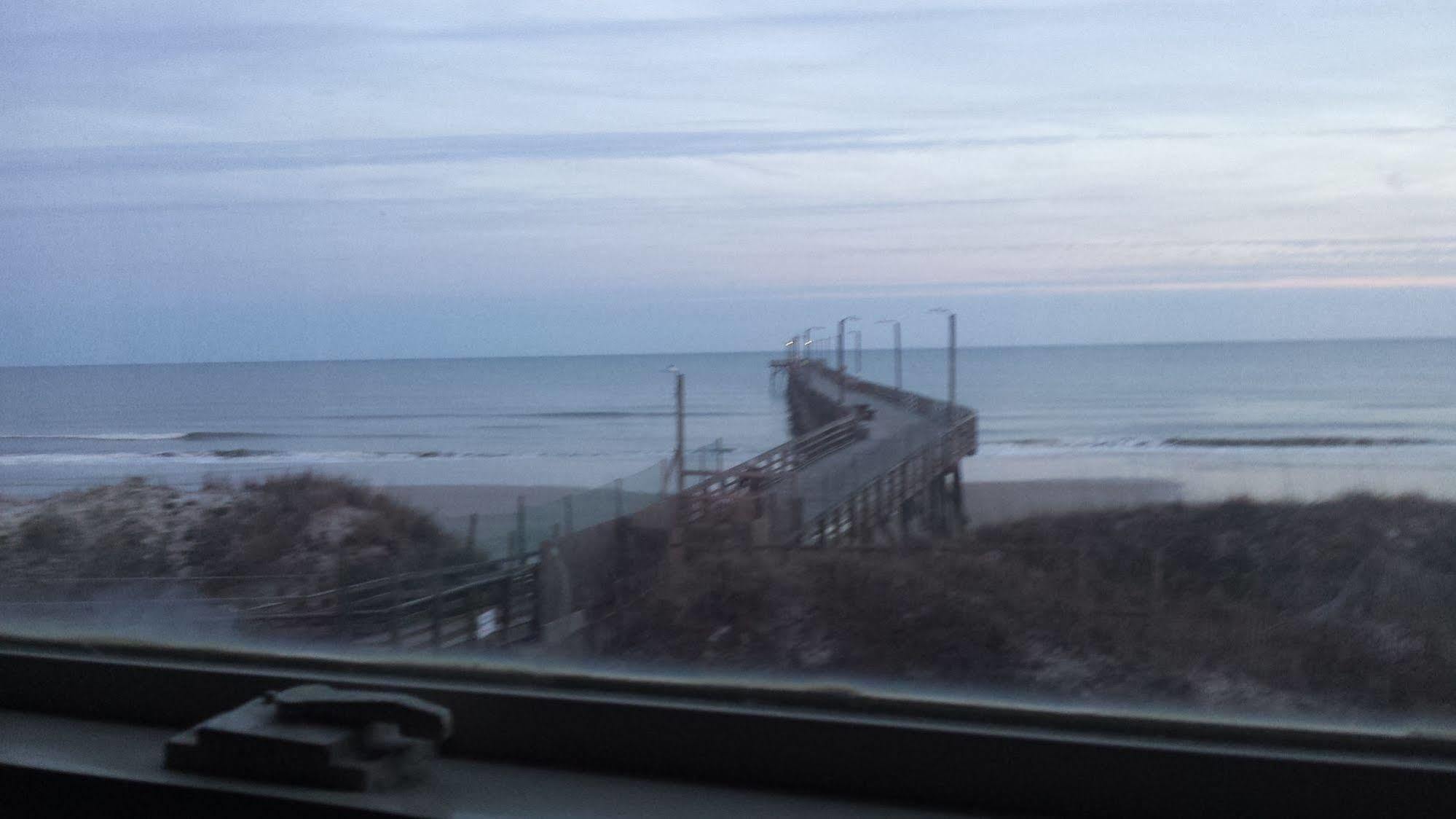 Seaview Pier And Motel North Topsail Beach Exterior photo